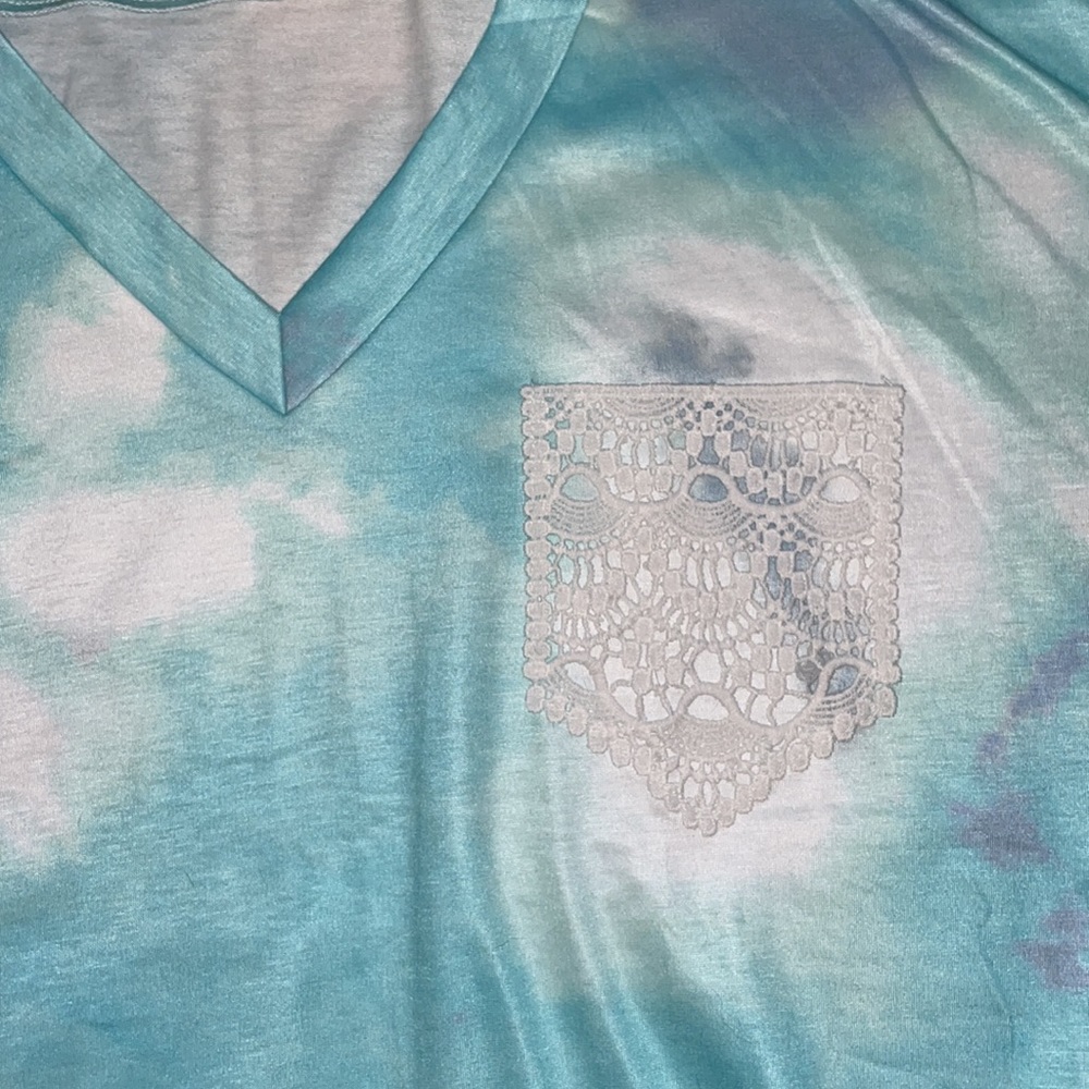 shirt - Picture 2 of 2